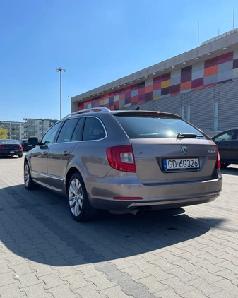 Skoda Superb cena 32000 przebieg: 314000, rok produkcji 2010 z Gdańsk małe 121